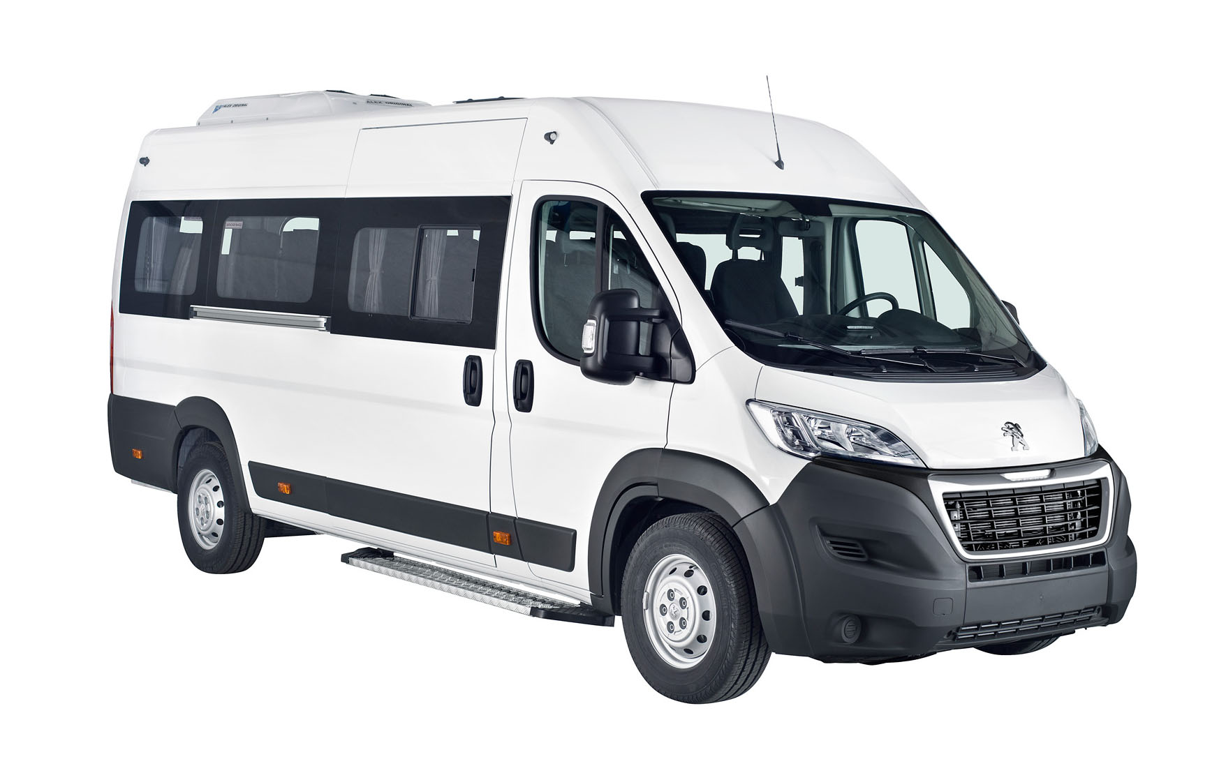 Микроавтобус пежо. Peugeot Boxer микроавтобус. Peugeot Boxer 2018 пассажирский. Пежо боксер пассажирский 2020. Ситроен Джампер 2021 пассажирский.